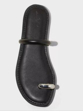 Universal Thread Clara Toe Ring Sandals, Women Black Shoes Size 7, 8 & 8.5